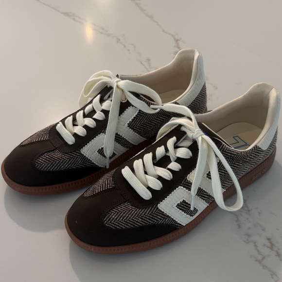 Back 70 Shoes - Women’s CLOUD F in COFFEE MILK Sneakers